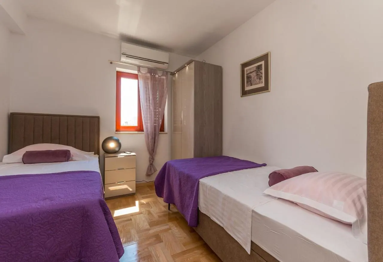 Villa Slavica Sveti Filip i Jakov 0*,  Croatia