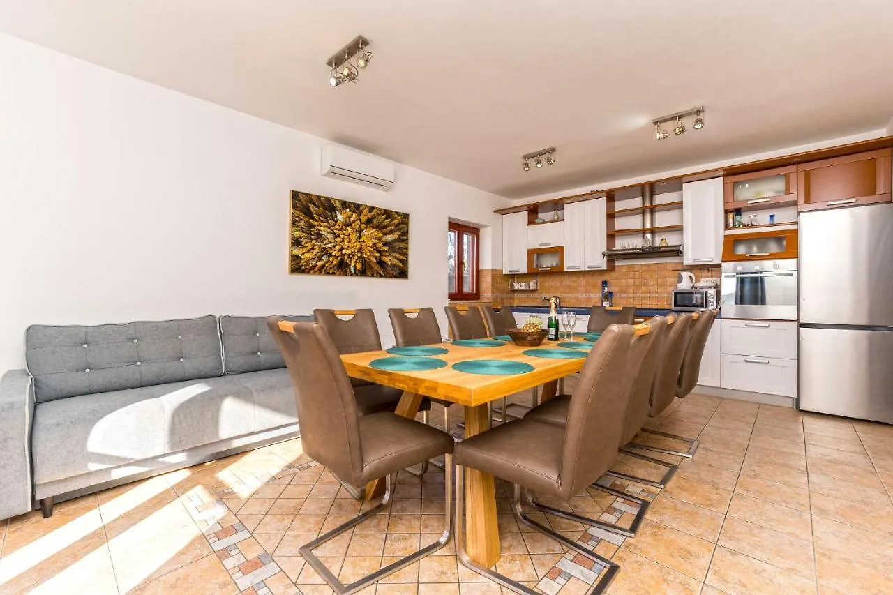 Villa Slavica Sveti Filip i Jakov Holiday home
