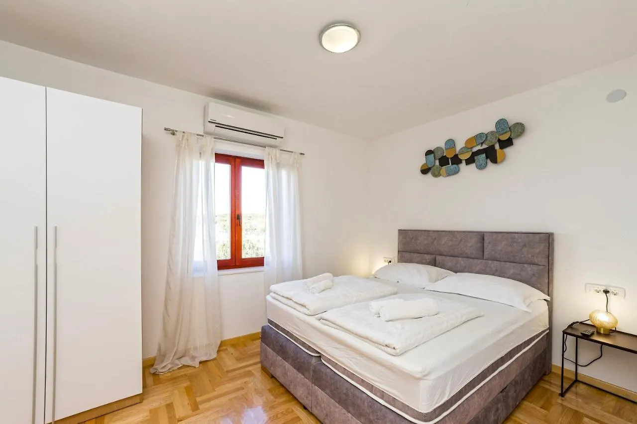 Villa Slavica Sveti Filip i Jakov Holiday home