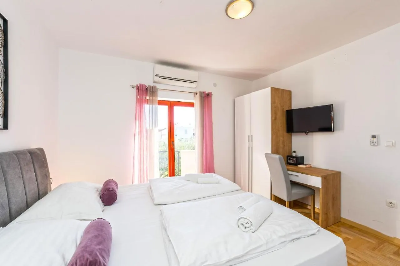 Villa Slavica Sveti Filip i Jakov Holiday home